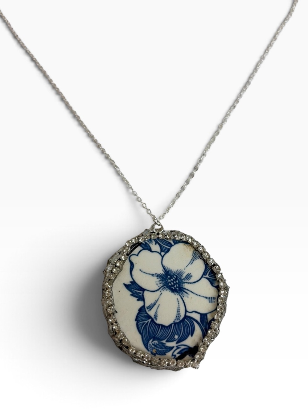 Broken China Floral Round Clear Crystal Rhinestones Necklace